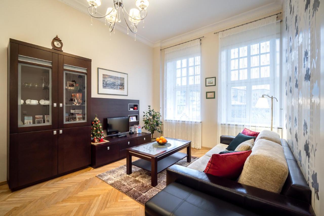 Classic In Old Town Апартаменты